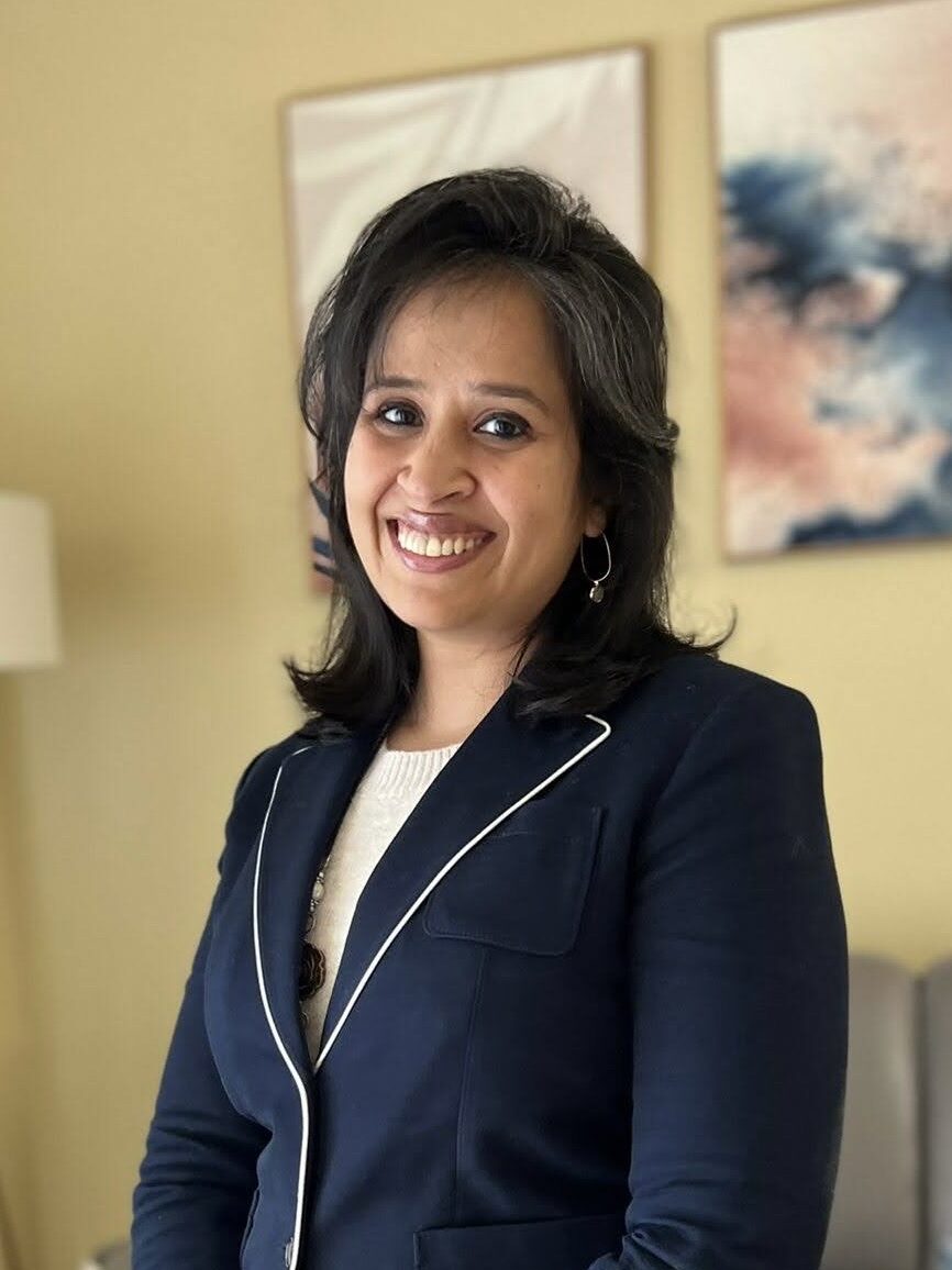 Alefia Delhiwala headshot