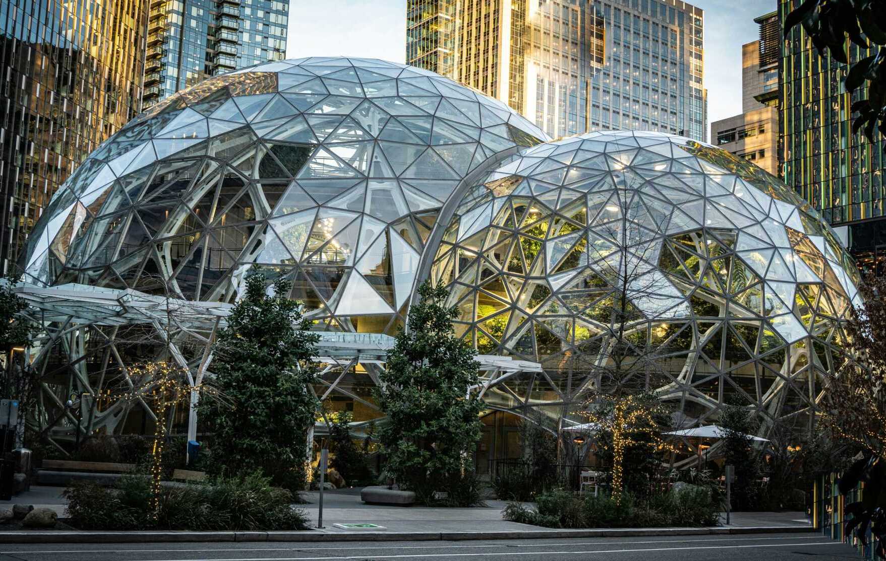 alexandra tran P0Pv8FsuXUc unsplash The Amazon Spheres in Seattle