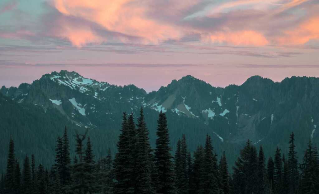 A view of Mount Rainer during a sunrise